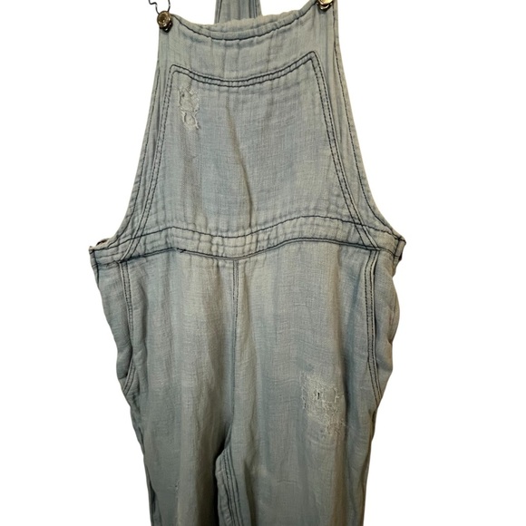 Free People Distressed Linen
Bib Overalls Chambray Cropped Boho Relaxed Fit SZ S - Picture 7 of 15